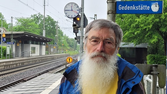 Der ehemalige Celler Zeitungsredakteur Joachim Gries. 1998 berichtete er über das Transrapid-Unglück in Eschede. © NDR Foto: Helene Buchholz