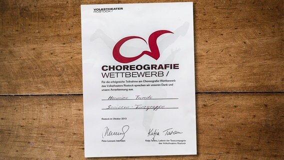 Bescheinigung für die Teilnahme am Choreografie-Wettbewerb am Volkstheater Rostock im Jahr 2013 für Hermine Trimde © Privat 