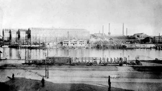 Die Krupp-Germania-Werft in Kiel um 1900 © Stadtarchiv Kiel, 44.777, CC-BY-SA 3.0 DE, http://fotoarchiv-stadtarchiv.kiel.de Foto: Waldemar Renard
