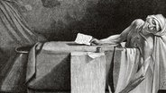 Der französische Journalist und Politiker Jean-Paul Marat (1743- 1793) liegt erstochen in seiner Badewanne. Kupferstich von L. Flamme. Historia de Francia, 1883. © picture alliance / Prisma Archivo 