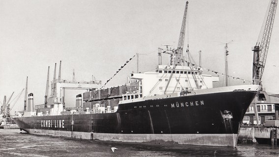 Der Lash-Carrier "München" vim Hafen. © Hapag-Lloyd AG, Hamburg 