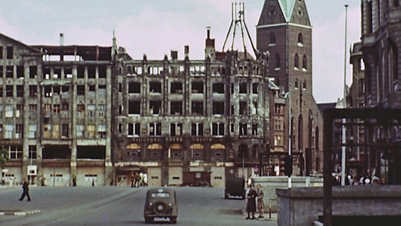 Screenshot aus den Farbfilm-Aufnahmen im Juni 1945 in Hamburg. © Konstantin von zur Mühlen 