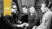 Ein Abend für junge Hörer. Dethardt Fissen (links) befragt junge Leute, November 1961. © NDR Presse und Information 