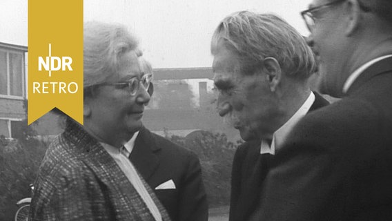 Albert Schweitzer auf Besuch in Hamburg 1959. © NDR Archiv Screenshot 