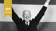 US-Präsident Dwight D. Eisenhower freut sich über seine Wiederwahl, First Lady Mamie Eisenhower schaut zu, 06.11.1956. © IMAGO / glasshouseimages 