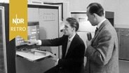 Hamburg: Inbetriebnahme eines UNIVAC SolidState 90 bei der Dresdner Bank, Oktober 1958. © NDR Archiv 