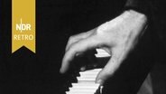Hand eines Pianisten auf den Tasten eines Klaviers, Hamurg, 1955. © NDR Archiv Screenshot 