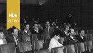 Jury eines Nachwuchs-Vorsingens in einem Theatersaal (1960er Jahre). © NDR Archiv Screenshot 