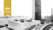 Hauptsitz der Vereinten Nationen mit Blick auf den East River, New York City, Juli 1959. © IMAGO/glasshouseimages Foto: Angelo Rizzuto