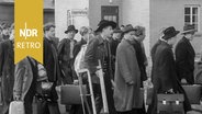 Jugendliche im "Notaufnahmelager Sandbostel" für jugendliche männliche Geflüchtete aus der DDR, April 1953. © NDR Archiv Screenshot 