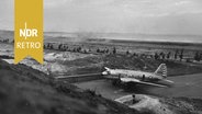 Nationalchinesisches Transportflugzeug auf Quemoy, 1958. © IMAGO/Pond5 Images Foto: John Dominis