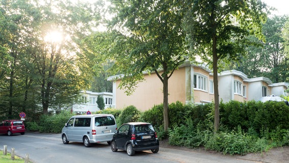 Zweigeschossige Reihenhäuser in der Gartenstadt Hohnerkamp © NDR Foto: Anja Deuble