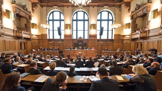 Sitzung der Hamburgischen Bürgerschaft im Plenarsaal des Rathauses © picture alliance / dpa Foto: Lukas Schulze