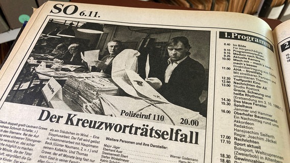 Programmhinweis in "FF dabei", der einzigen TV-Zeitschrift der DDR, auf eine der berühmtesten Polizeiruf-Folgen "Der Kreuzworträtselfall" im Jahr 1988. © NDR 
