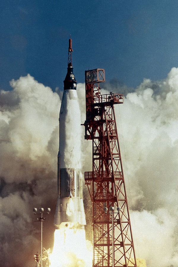 Start der ersten bemannten amerikanischen Rakete 1961. © picture alliance / Everett Collection Foto: Courtesy Everett Collection