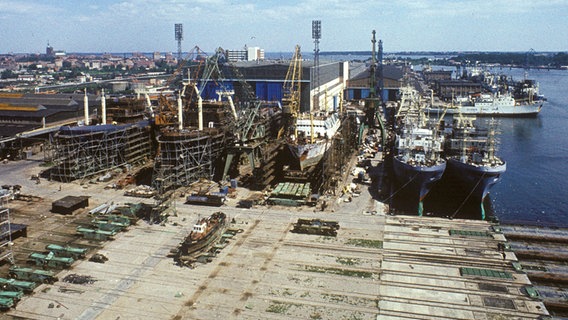 Die Volkswerft in Stralsund in den 1980er-Jahren. © picture alliance / ZB Foto: Stefan Sauer
