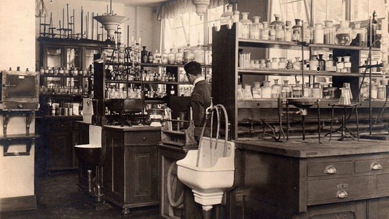 Blick in das Continental-Laboratorium vor 1914. © Continental AG 