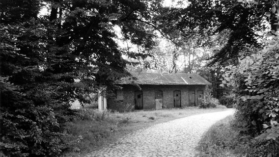 Archivgebäude am ehemaligen Bahnhof Friedrichsruh vor der Sanierung © Otto-von-Bismarck-Stiftung 