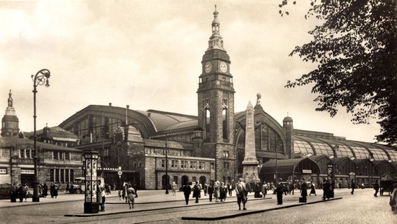 Blick auf den Hamburger Hauptbahnhof in den 1930er-Jahren © imago/Arkivi 