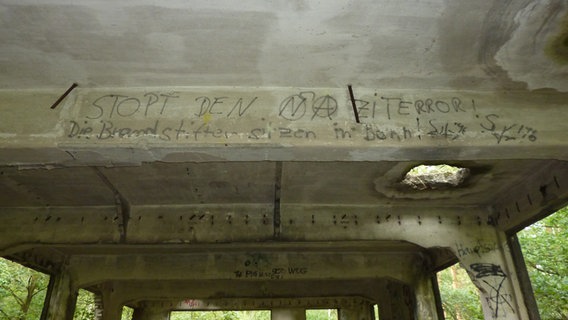 Ein Graffito in der alten Tischlerei der Pulverfabrik Düneberg © NDR.de Foto: Marc-Oliver Rehrmann