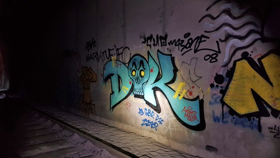 Graffiti im Schellfischtunnel in Hamburg-Altona (Aufnahme von 2023) © NDR Foto: Jochen Lambernd
