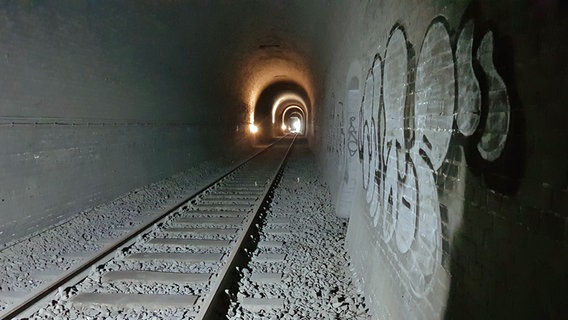 Schellfischtunnel in Hamburg-Altona  (Aufnahme von 2023) © NDR Foto: Jochen Lambernd