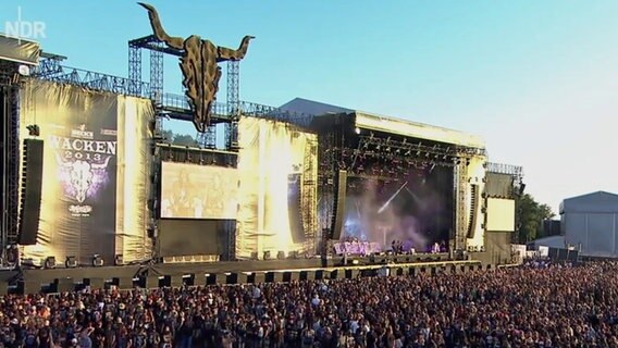 Screenshot aus der NDR Doku Alles auf Schwarz - Wacken!!! aus dem Jahr 2013 © NDR 