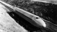 Der Schienenzeppelin des Ingenieurs Franz Kruckenberg im Jahr 1931 während einer Probefahrt. © picture-alliance / akg-images | akg-images 