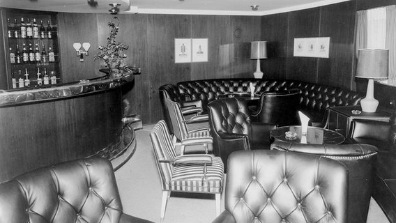 Bar und Lounge-Bereich der "Cap San Diego" auf einer Aufnahme aus den 1960er-Jahren © Hamburg Süd 