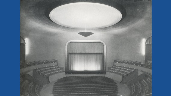 Zuschauerraum und Bühne der Schiller-Oper nach dem Umbau 1931-1932  Foto: Gebrüder Dransfeld