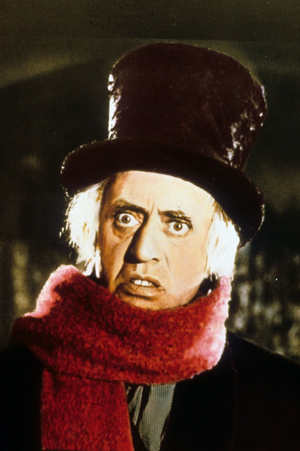 Alastair Sim als Ebenezer Scrooge in der Verfilmung von Charles Dickens' "A Christmas Carol" von 1951. © picture-alliance / Mary Evans Picture Library 