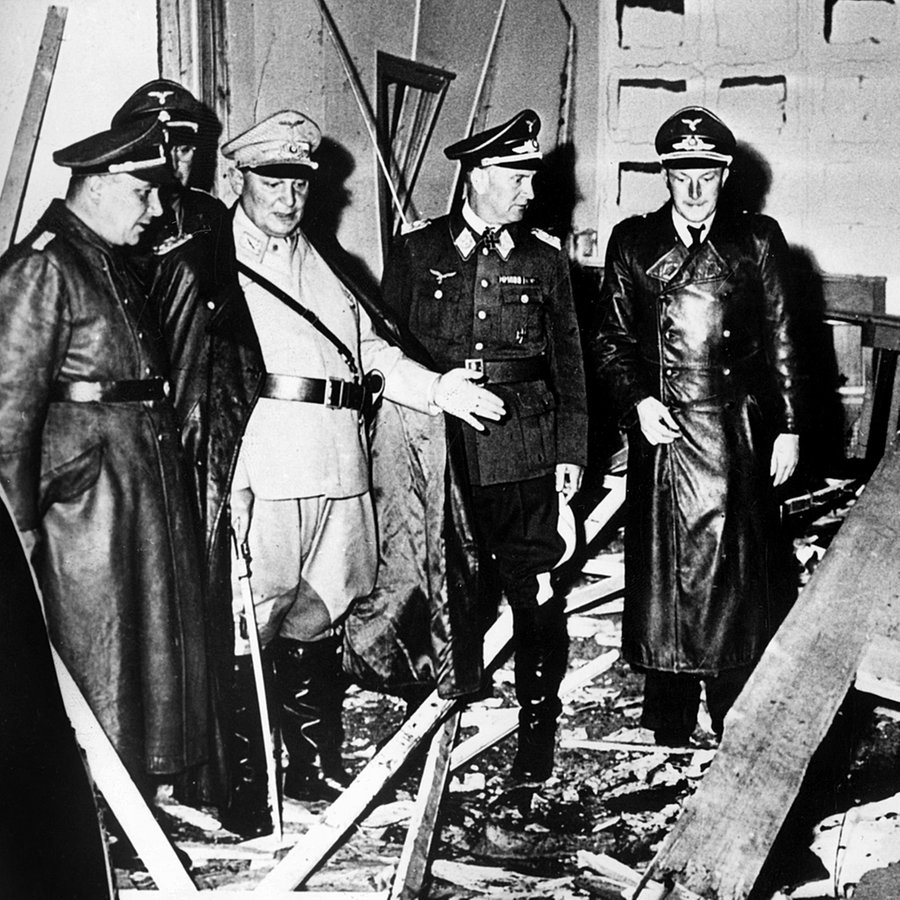 Attentat vom 20. Juli 1944: Stauffenbergs Bombe soll Hitler töten | - Geschichte - Chronologie