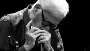 Toots Thielemans spielt Mundharmonika © picture alliance/NTB Foto: Aas, Erlend