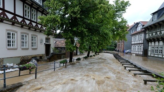 Hochwasser in der Altstadt von Goslar am 26.07.2017. © picture alliance Foto: Frank May