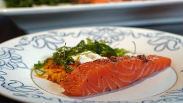 Graved Lachs mit Rösti © NDR Foto: Florian Kruck