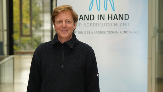 Jan-Henrik Hellwege, Geschäftsführer der Hamburger Tafel © NDR Foto: Arman Ahmadi