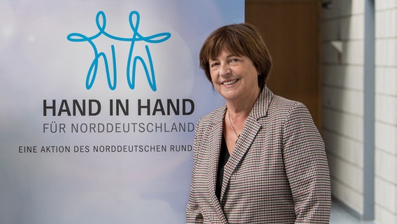 Die Bundesvorsitzende der Bundesvereinigung Lebenshilfe Ulla Schmidt lächelt in die Kamera. © NDR/Janis Röhlig Foto: Janis Röhlig