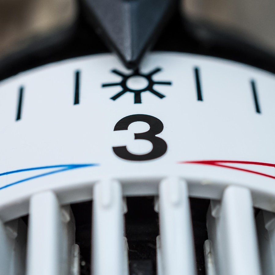 Ein Heizungsthermostat ist auf die Stufe 3 eingestellt © picture alliance / Zoonar Foto: stockfotos-mg