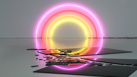 Lori Hersberger: Installation "Sunset". Lori Hersberger: Installation "Sunset". © Lori Hersberger Studio, Courtesy: Lori Hersberger, Zürich. Foto: Hans-Georg Gaul. Foto: Hans-Georg Gaul.