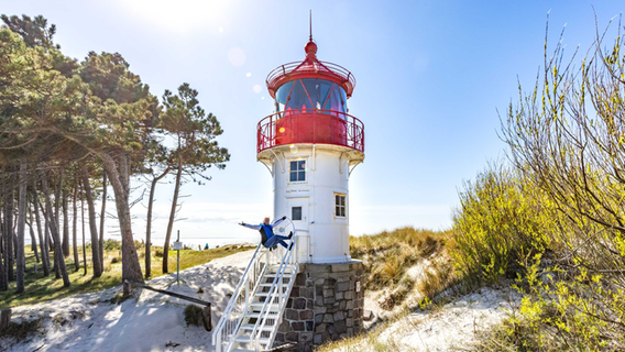 Leuchtturm Gellen auf dem südlichen Teil der Ostseeinsel Hiddensee © NDR Foto: Klaus Haase vom Ostseebad Prerow