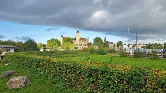 Blick auf das Schweriner Schloss © NDR Foto: Robert Auer aus Schwerin
