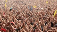 Publikum beim Festival Rock am Ring in Nürburg. © dpa-Bildfunk 