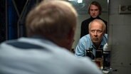 Szene aus Tatort "Stiller Gast" mit Borowski © NDR Presse und Information/Fotoredaktion Foto: Thorsten Jander
