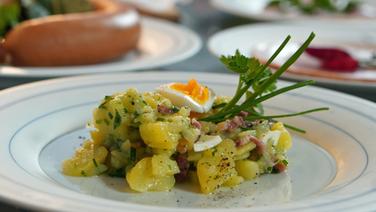 Badischer Kartoffelsalat mit Wurstbeilage © NDR Foto: Florian Kruck