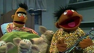 Ernie und Bert im Schlafzimmer © NDR/sesame workshop 