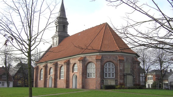 Die St. Jakobuskirche in Brunsbüttel.  