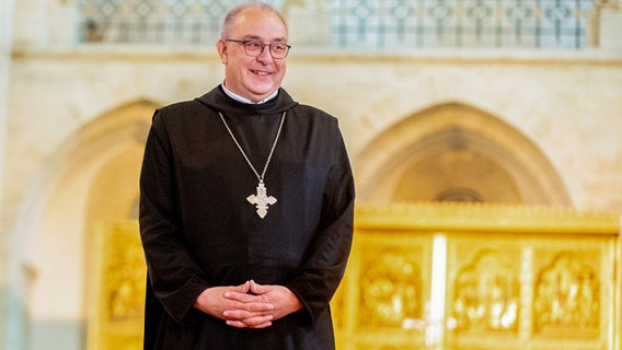 Dominicus Meier, zukünftiger Bischof im Bistum Osnabrück, steht während seiner Vorstellung im Dom. © picture alliance/dpa Foto: Hauke-Christian Dittrich