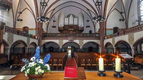 Innenaufnahme der Heilig-Geist-Kirche in Rostock © Guenther Rausch Foto: Guenther Rausch