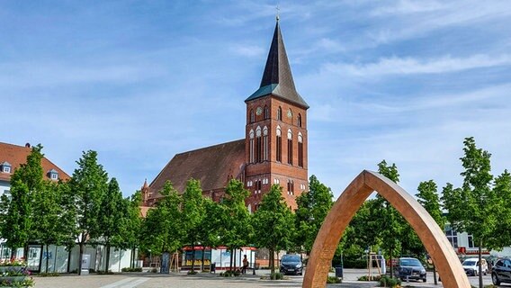 Marktplatz mit Marienkirche in Pasewalk © Kirche im NDR Foto: Sarah Oltmanns