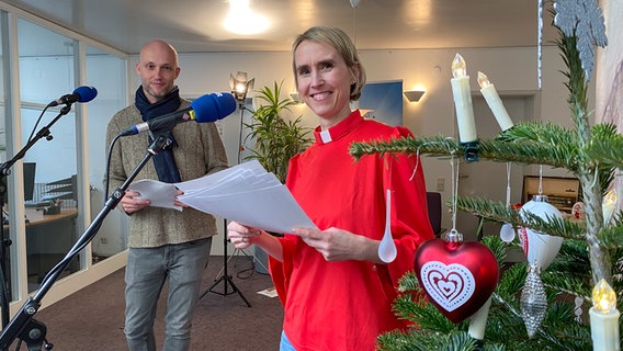 Pastor Matthias Lemme und Radiopastorin Susanne Richter bei der Generalprobe des Radiogottesdienstes. © Kirche im NDR Foto: Christine Raczka